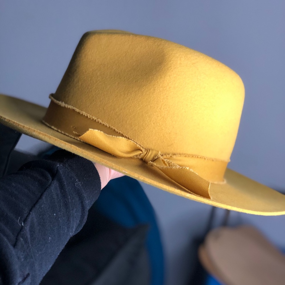 YELLOW FEDORA HAT WITH RIBBON TIE